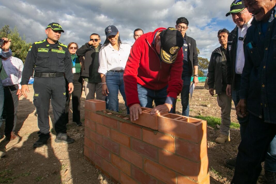 Presidente Gustavo Petro inició la construcción de la Facultad de Inteligencia Artificial en Zipaquirá