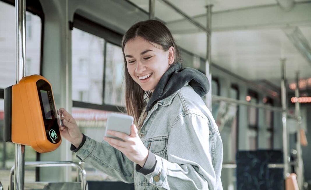 Ahora los más de 4.5 millones de usuarios de dale!, la billetera digital de Grupo Aval, pueden recargar su tarjeta Tullave desde la app