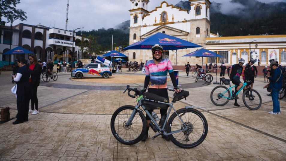 Vuelta Bogotá Non Stop 2026 y United Way Colombia convierten el ciclismo en deporte con causa para la educación rural