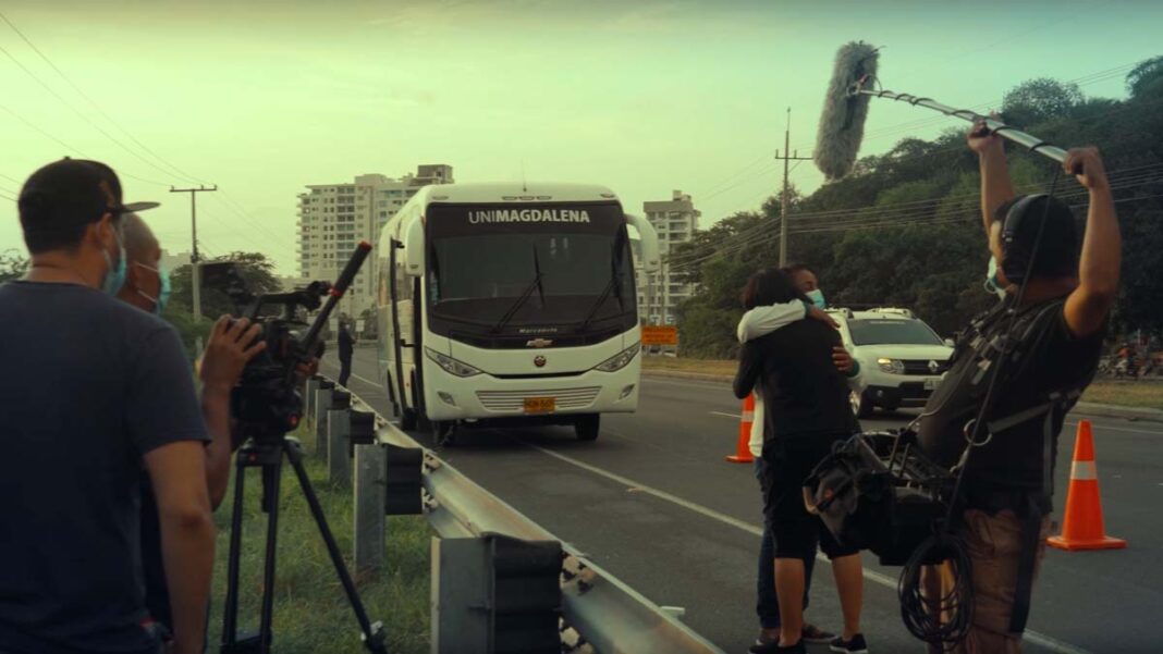 De 800 profesores a 86 caminantes: la marcha que cambió la educación pública en Colombia llega al cine