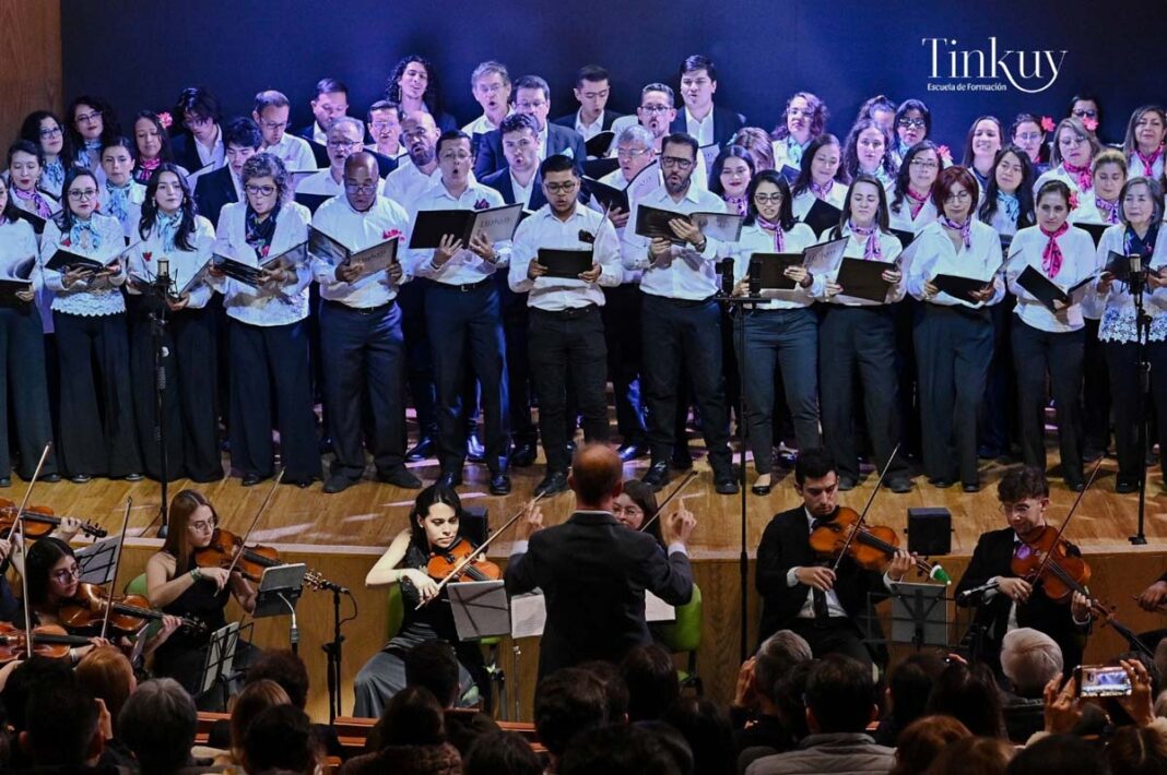 “Experiencia vocal Tinkuy”: 100 voces en un encuentro inmersivo que invita a cantar, recordar y celebrar la vida