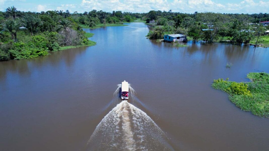 Avanza la conectividad en la Amazonía: Gobierno Nacional garantiza recursos para el Plan de Fibra Óptica