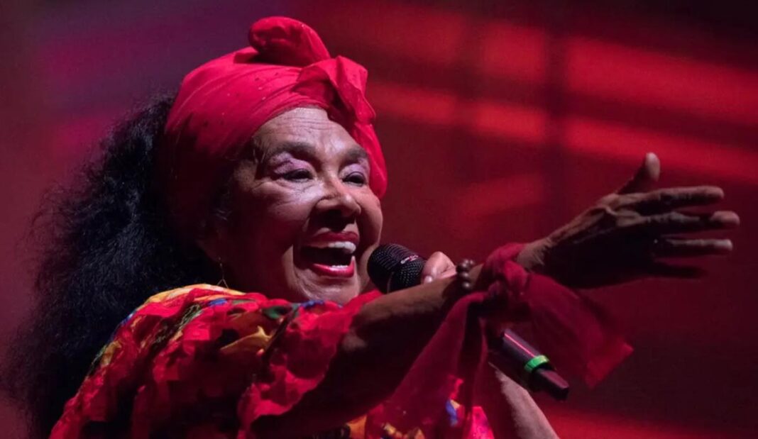 ‘Toto, La Momposina’, también cantó vallenatos