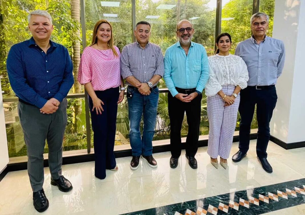 Presidente de Andesco fortalece agenda regional de agua y saneamiento en Bucaramanga
