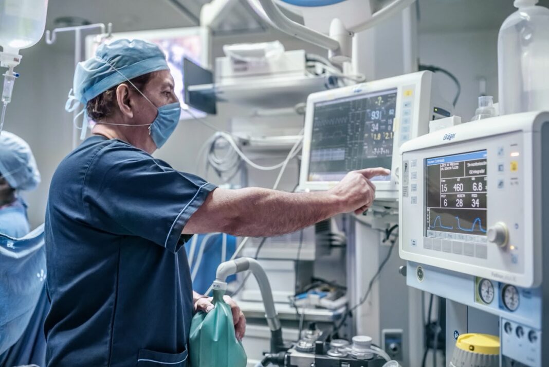 El hospital del futuro combinará tecnología, datos y conexiones inteligentes para fortalecer las decisiones clínicas