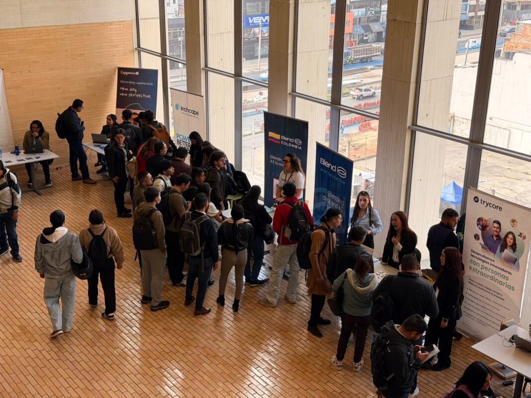 Bogotá realiza Feria de Empleo con 1.000 oportunidades para el sector TIC y formación gratuita en IA con AWS