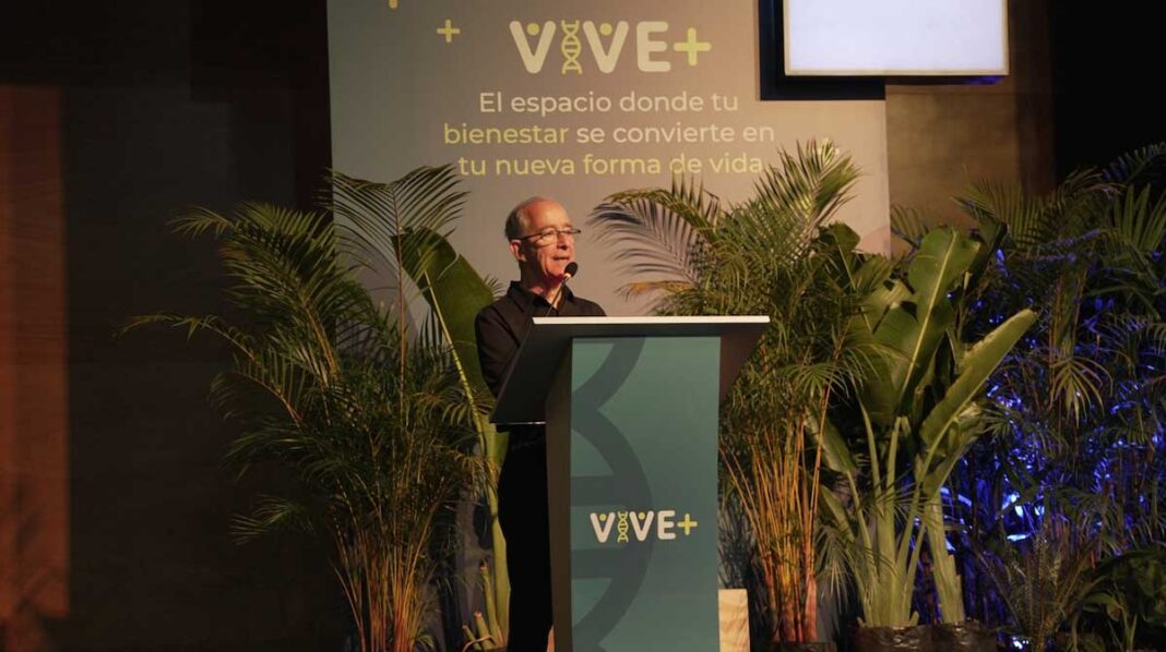 Con una comunidad de 25 millones de seguidores, el Dr. Oswaldo Restrepo lidera el encuentro ‘Vive + y Mejor’ en Bogotá