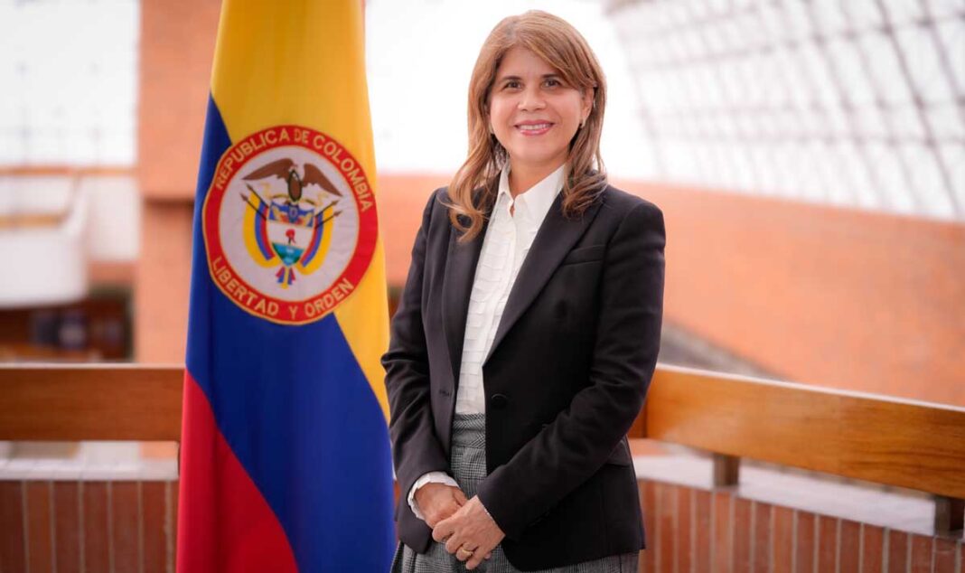 Julia Eva Pretelt se posesionó como nueva superintendente de sociedades