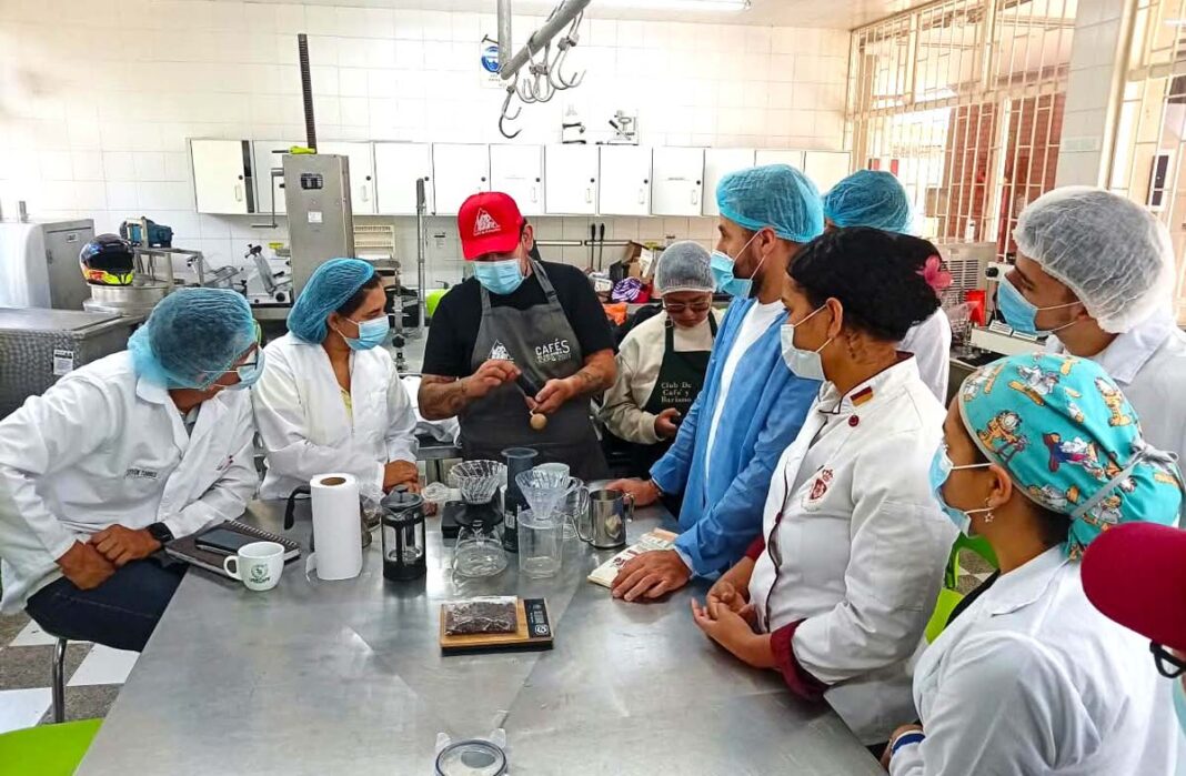 Del campo a la taza: Universidad de Cundinamarca fortalece la cultura cafetera en el departamento